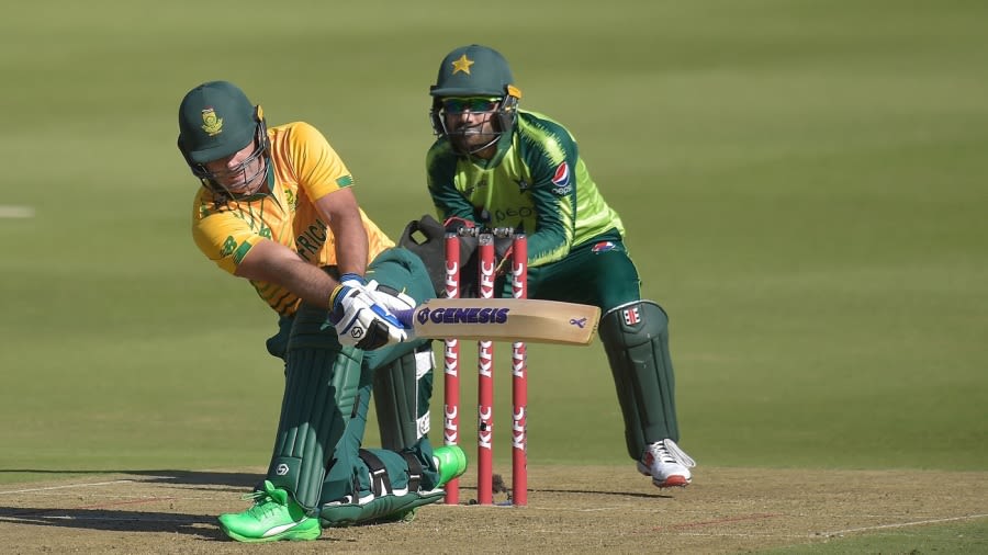 Peter Kruger, Pite van Biljon set up Knights' title win against Dolphins