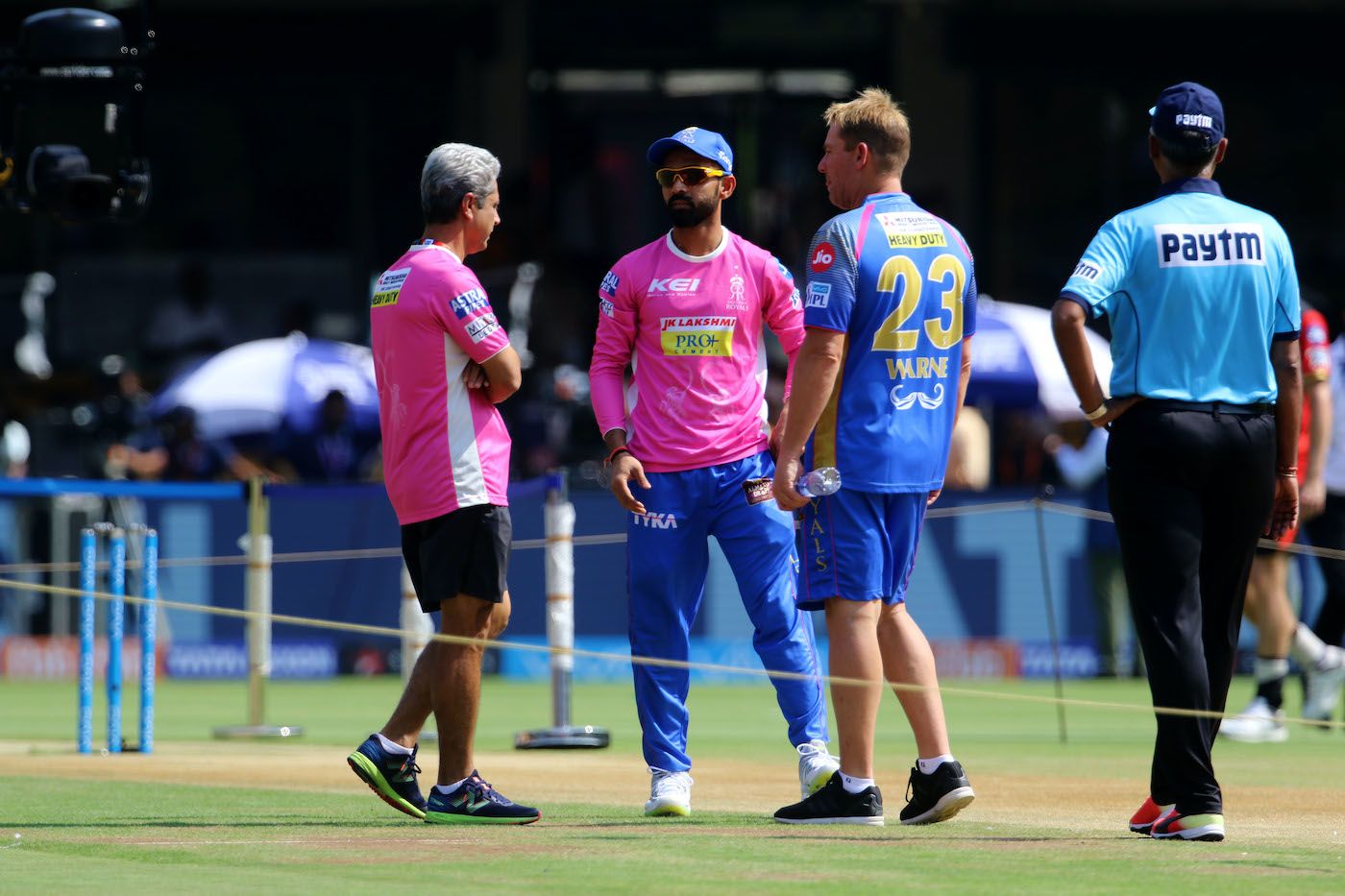 Zubin Bharucha, Ajinkya Rahane, and Shane Warne chat before the start of the match