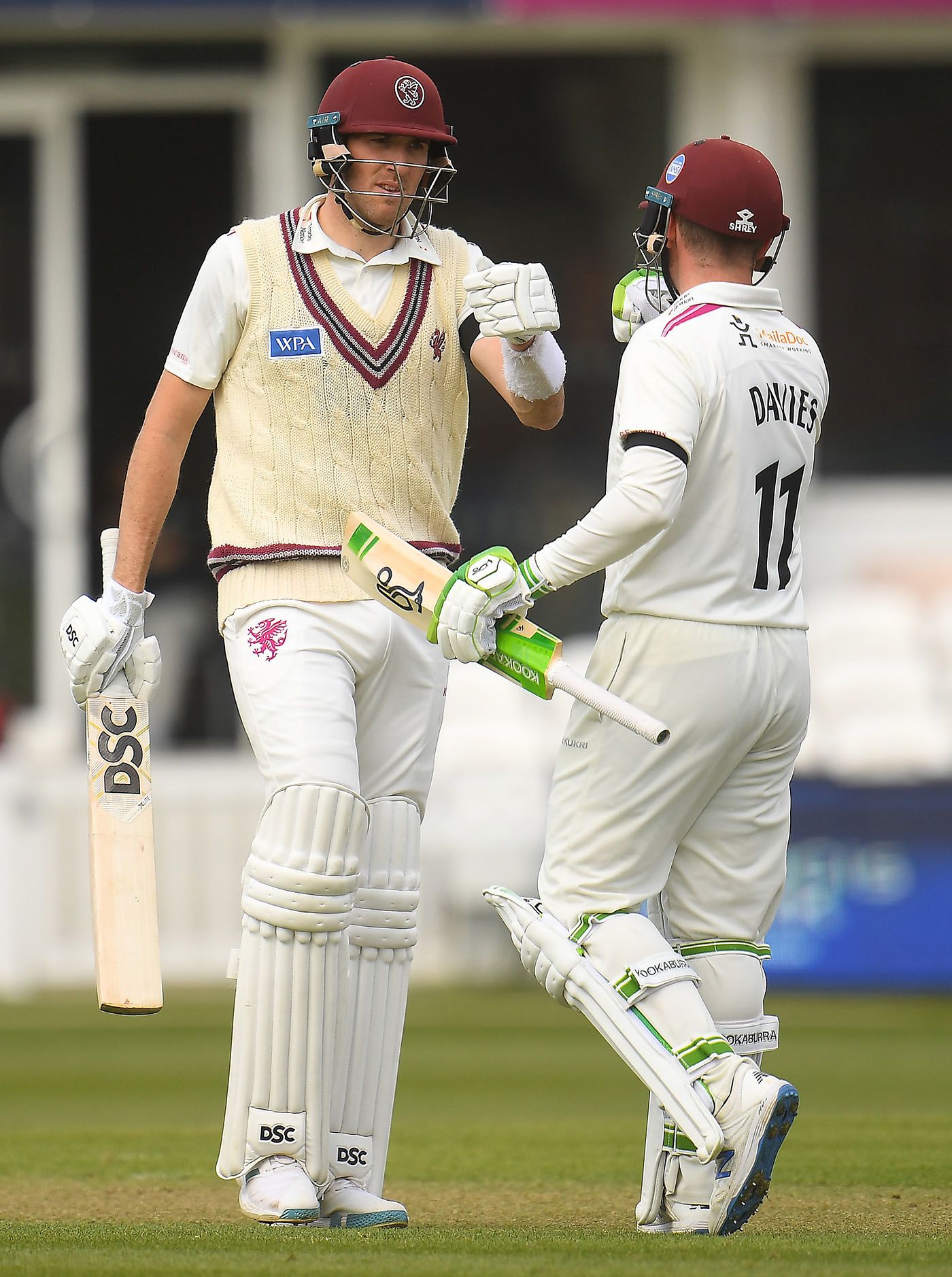 Craig Overton and Steven Davies put on a strong partnership for the sixth wicket