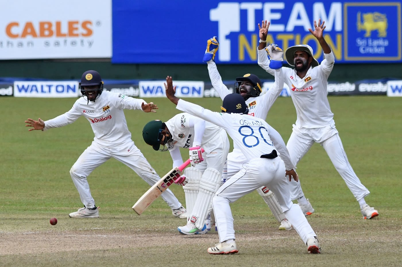 Sri Lanka's close-in fielders pile on the pressure against Mushfiqur Rahim