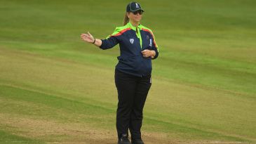 Two women to stand as umpires in ECB Premier League match