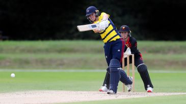 Central Sparks don't fly as South East Stars ease to thumping victory