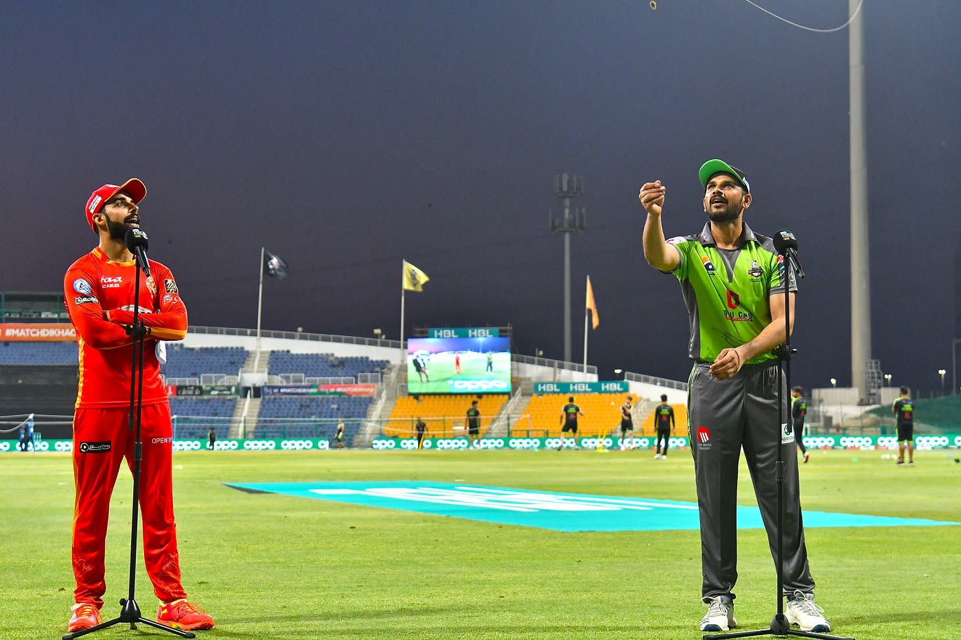 Shadab Khan and Sohail Akhtar at the toss