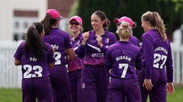 Michaela Kirk, Teresa Graves guide Lightning to keep Sunrisers winless