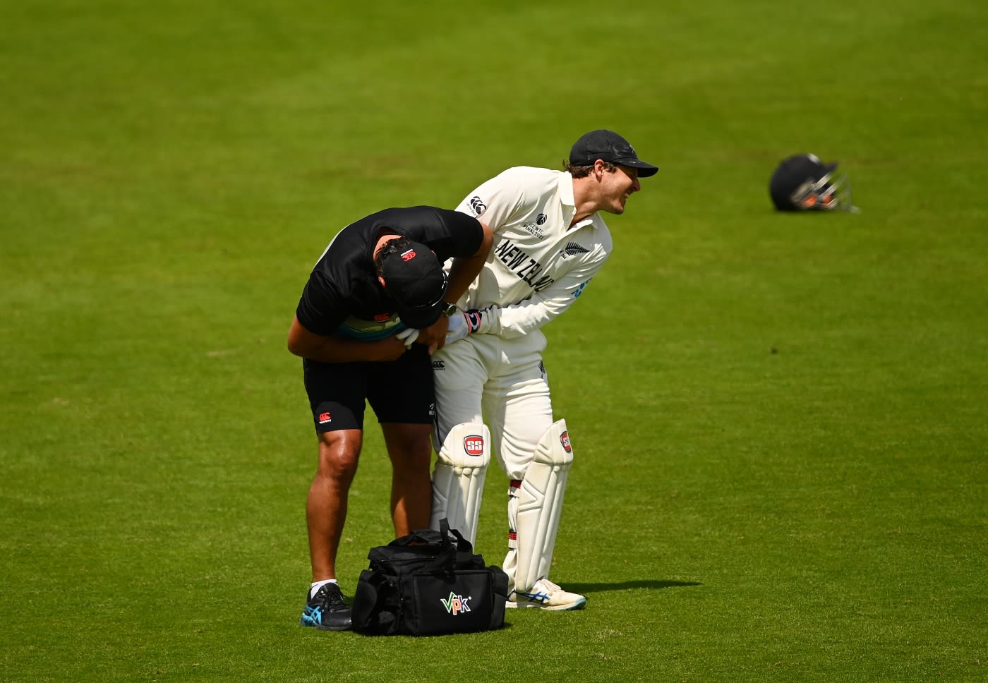 The retiring BJ Watling took a painful blow to the finger on the sixth morning and needed treatment