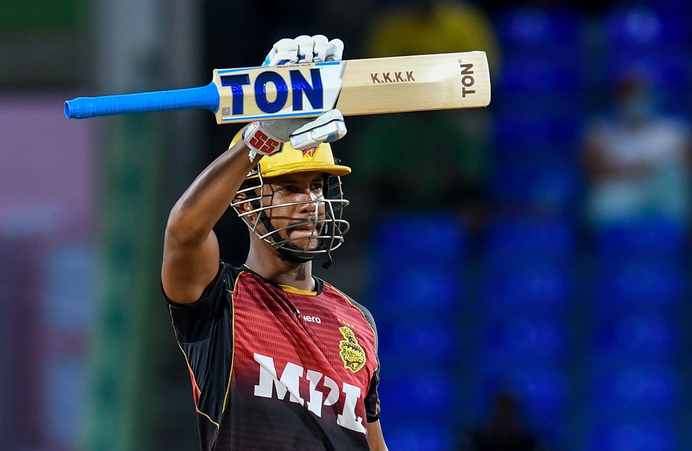Lendl Simmons' powerful innings dominated the chase