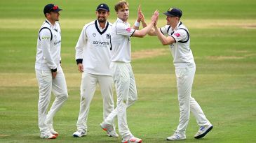 Warwickshire blow Lancashire away at Lord's to underline champion status