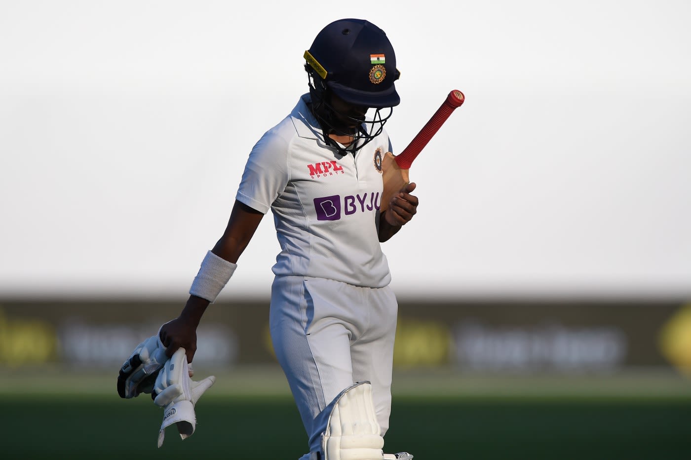 Punam Raut elected to walk after being given not out