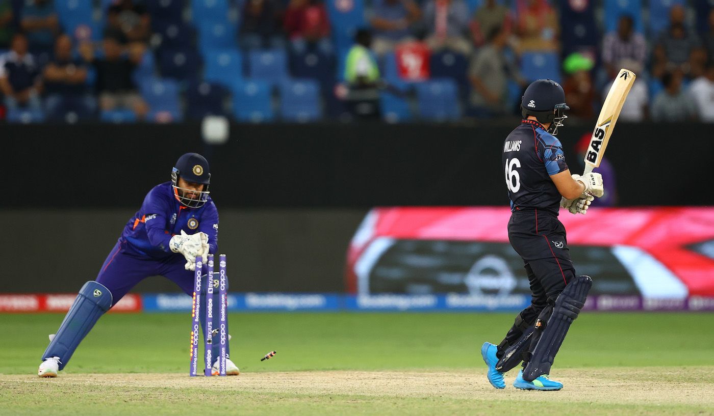 Rishabh Pant stumps Craig Williams off Ravindra Jadeja