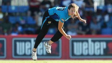 The race to 130kph: NSW project aims to unlock female pace bowling