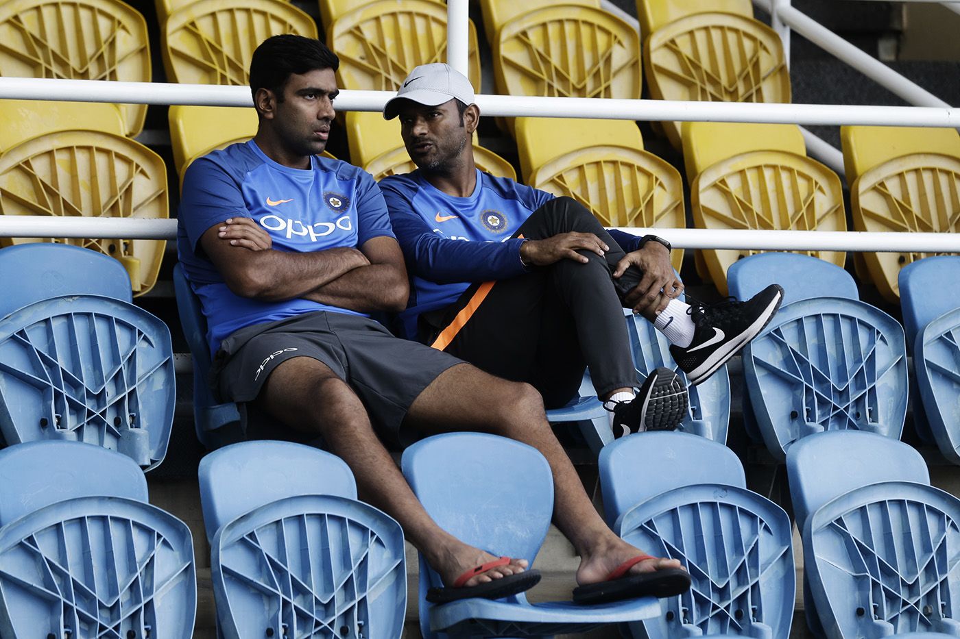 R Ashwin talks to fielding coach R Sridhar