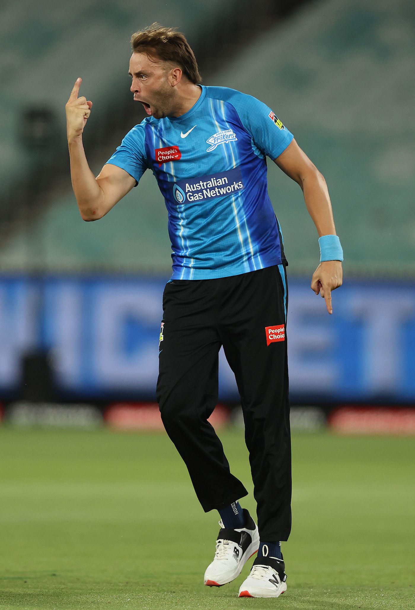 Harry Conway bowled an excellent last over to take the Strikers home