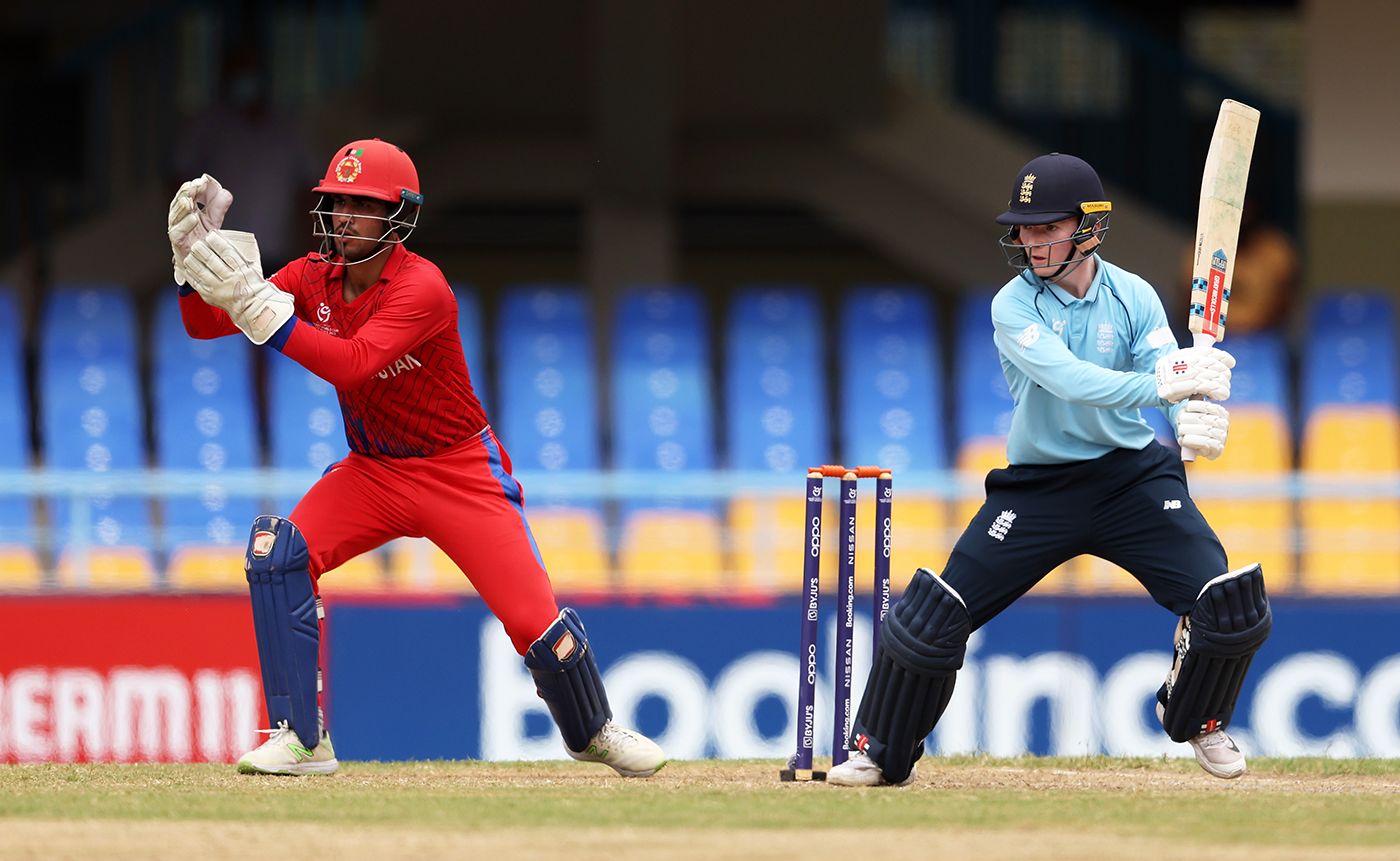 George Bell drops back to cut