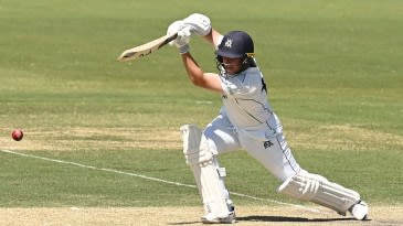 Harris and Handscomb continue their fine form for Victoria