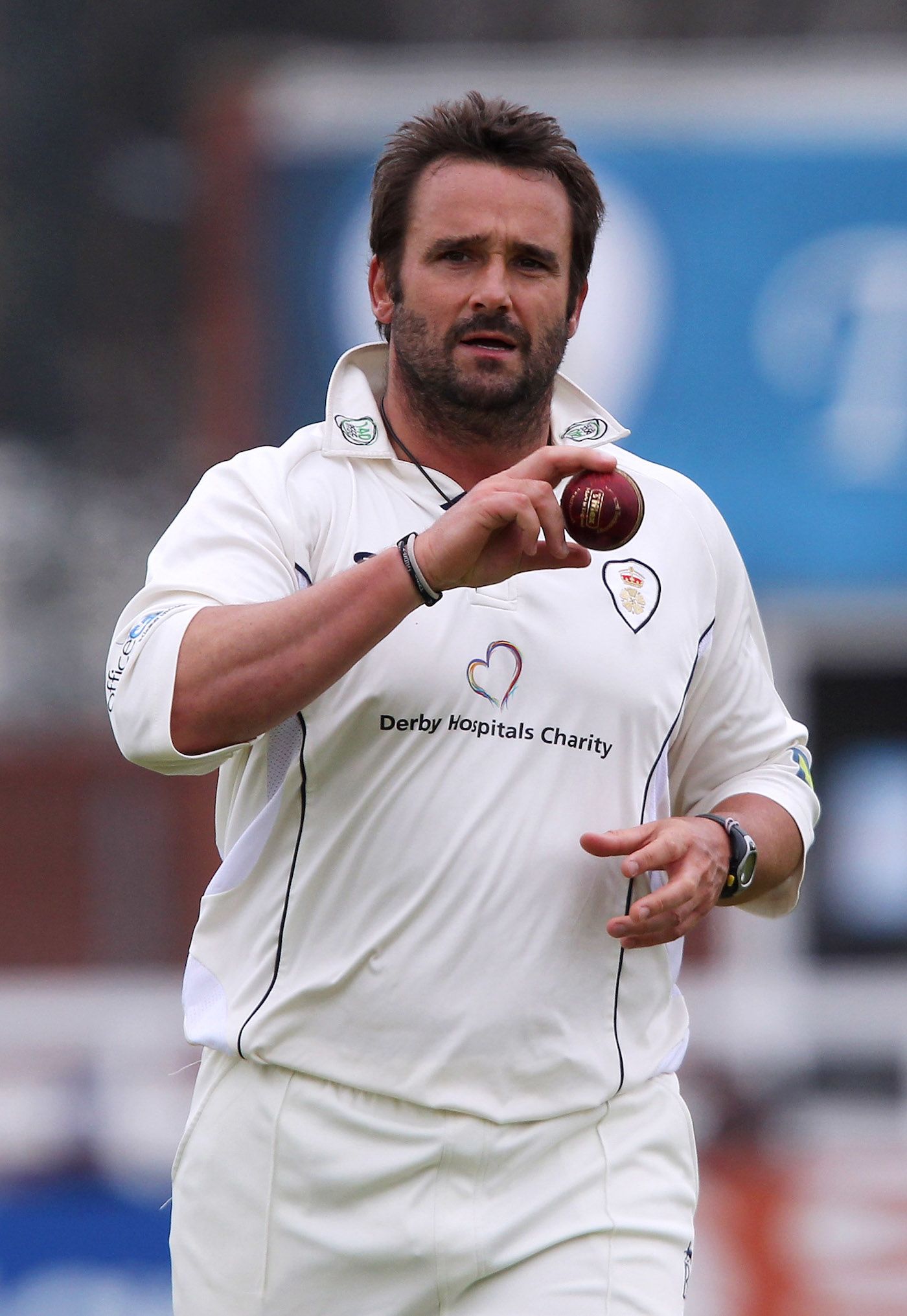 Steffan Jones of Derbyshire prepares to bowl