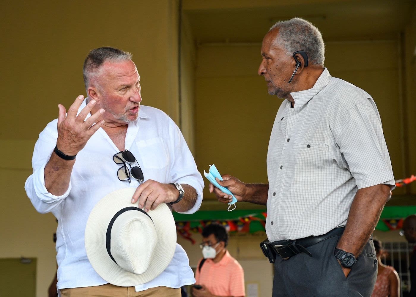 Sir Ian Botham has a chat with Sir Andy Roberts