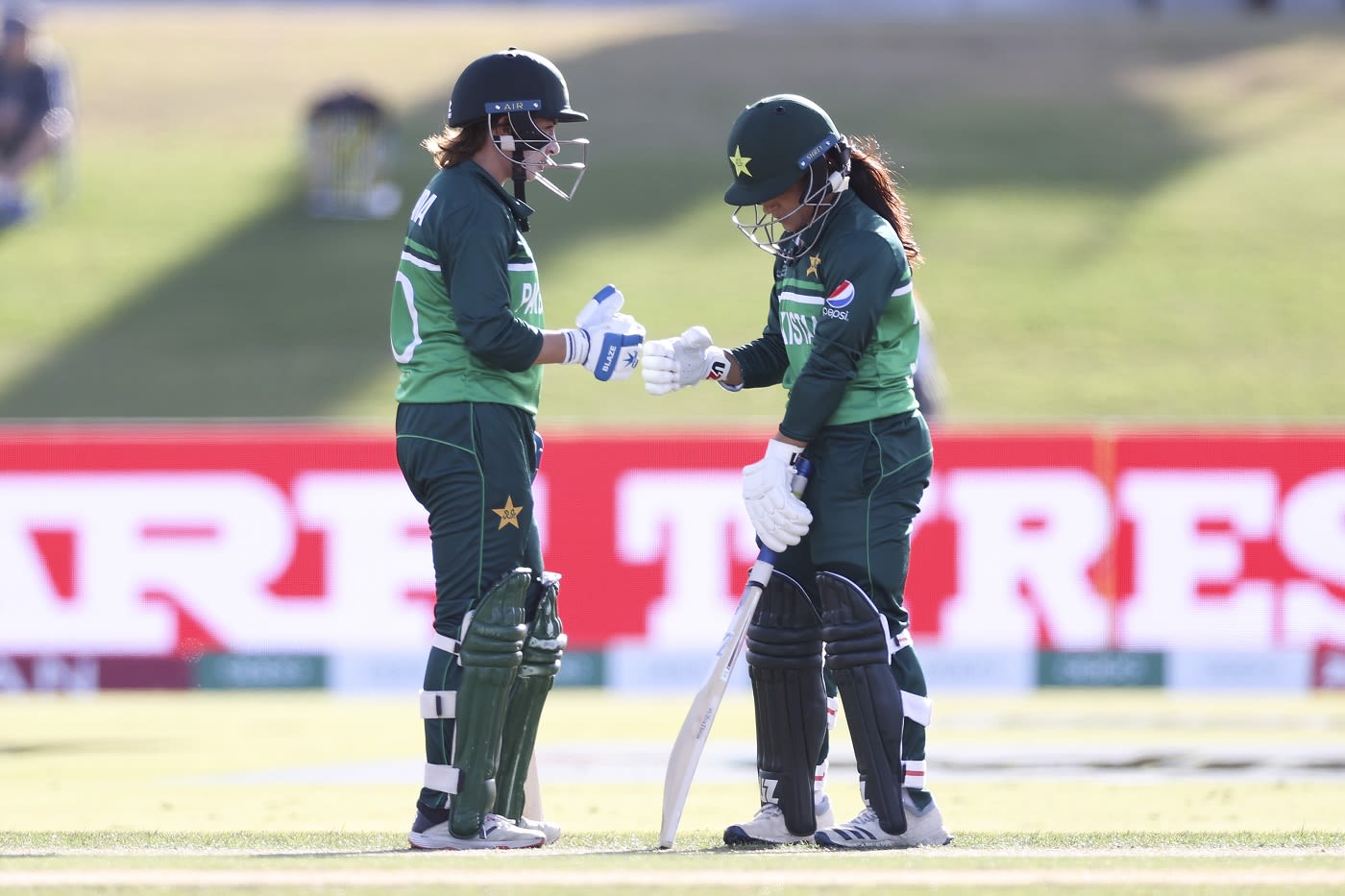 Nahida Khan and Sidra Ameen chat during their partnership
