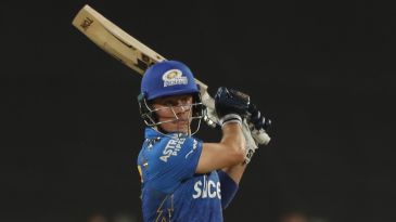 How many overseas players have made their IPL debut before their first-class debuts?