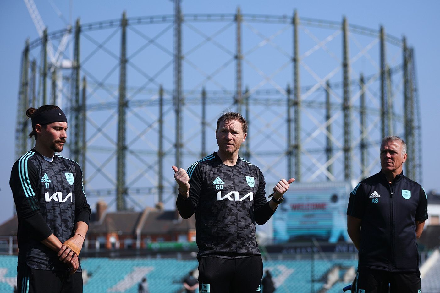 Gareth Batty addresses the Surrey huddle