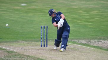 Diamonds spinners hold nerve at death after Bess Heath's 60