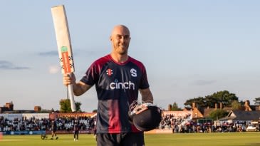 Chris Lynn flails the Foxes as Northamptonshire seal emphatic win