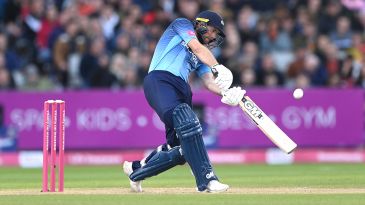 Lyth, Tye keep Yorkshire rolling into quarter-finals