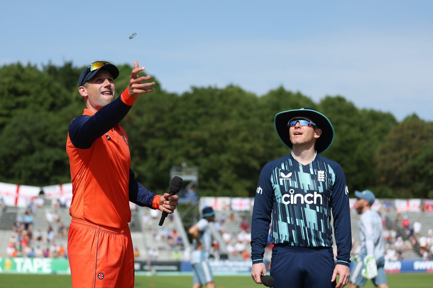 Pieter Seelaar and Eoin Morgan at the toss in Amstelveen