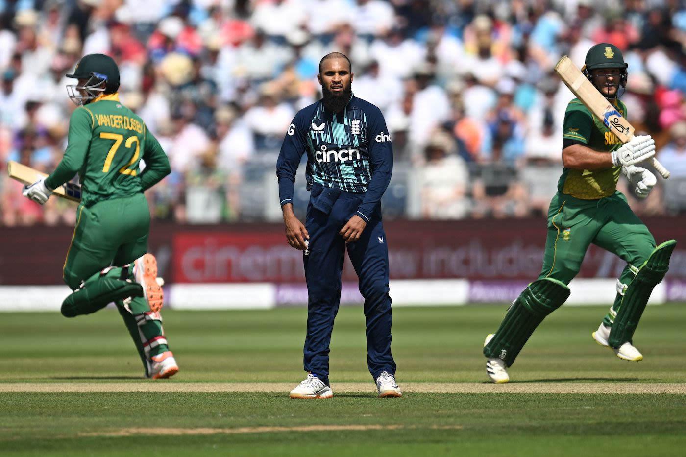 Adil Rashid expresses contrasting emotions to those of Janneman Malan and Rassie van der Dussen
