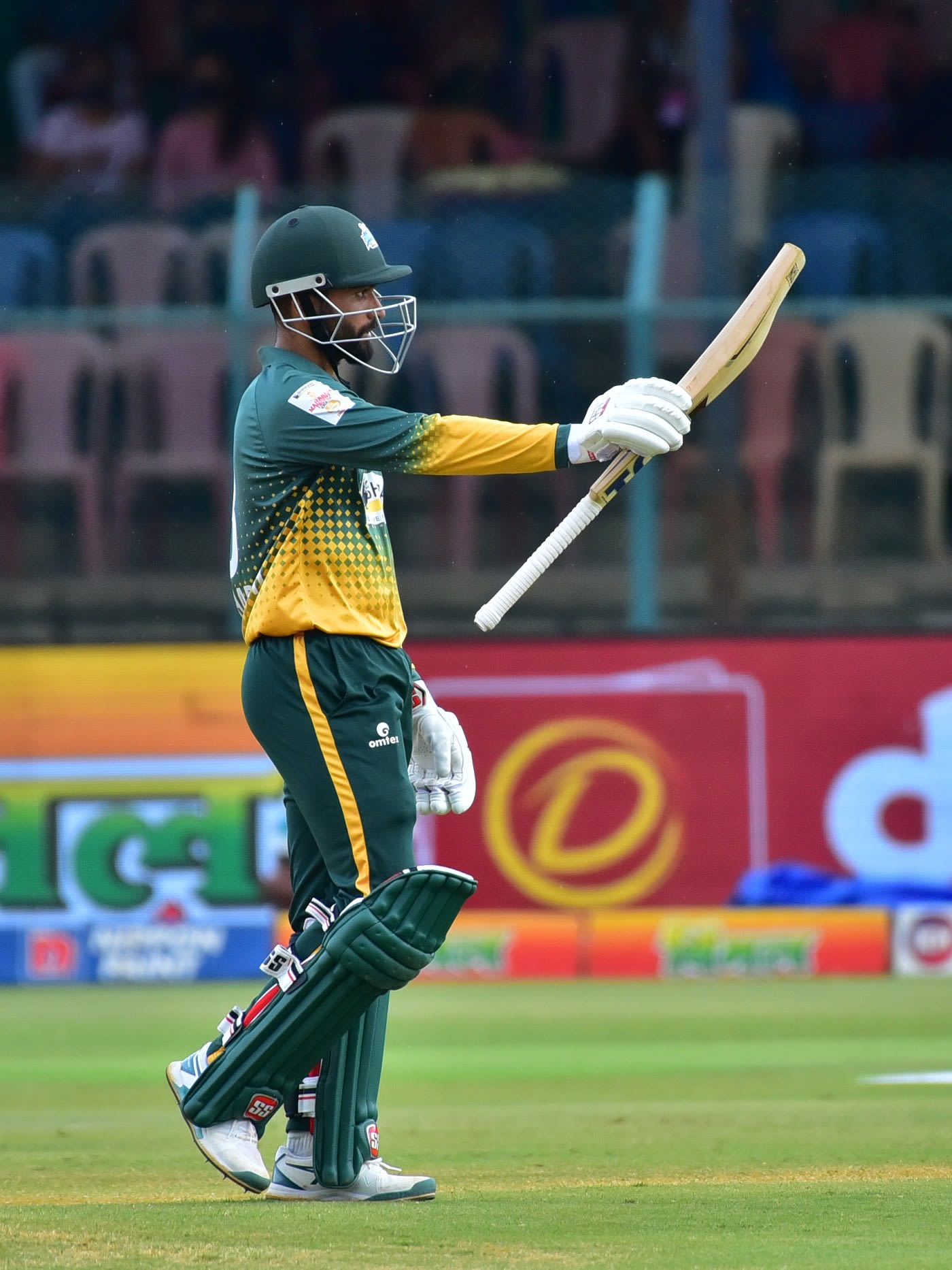 Krishnamurthy Siddharth soaks up the applause for his cultured half century