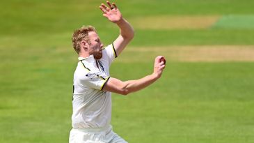 Liam Norwell, Warwickshire's former fast bowler, retires aged 32