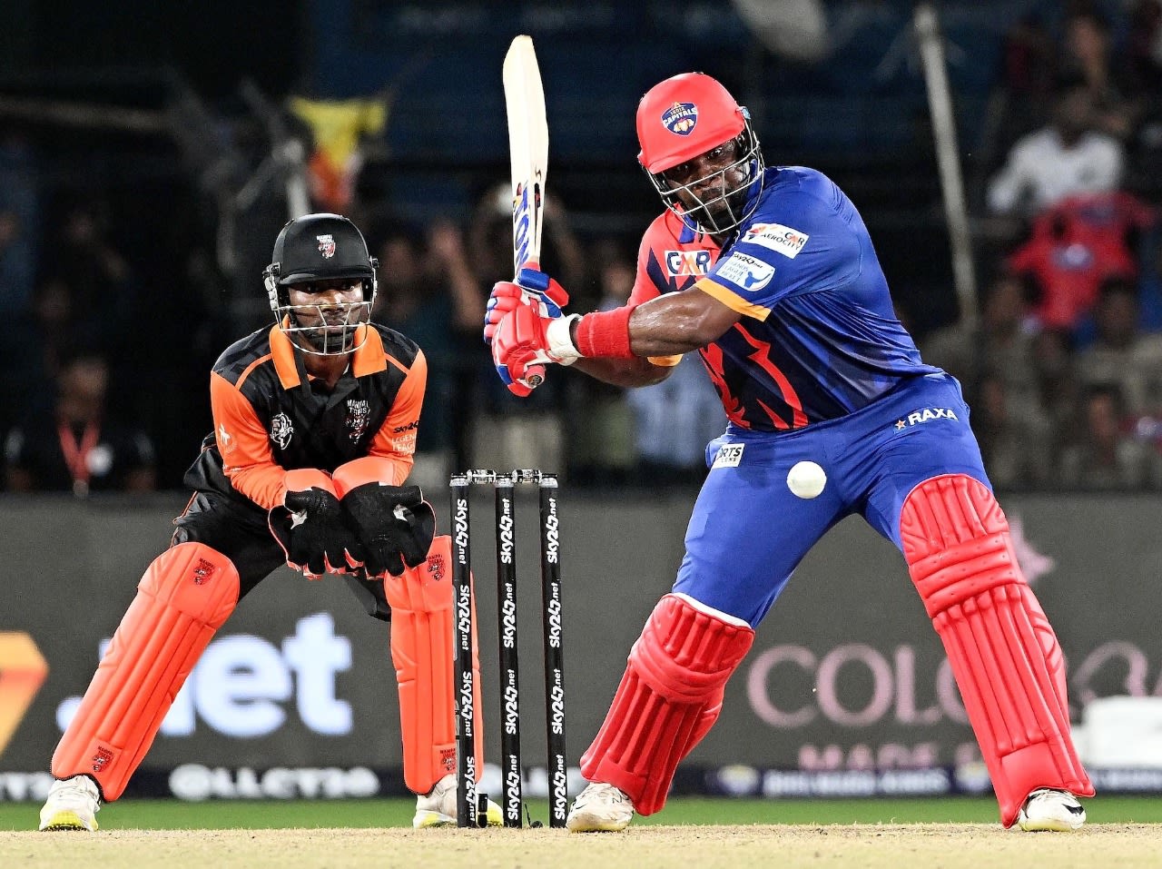 Hamilton Masakadza hit his second half-century in a row