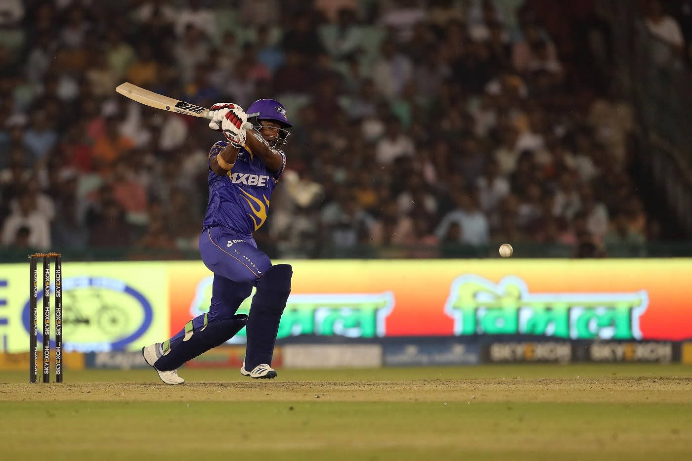 Mahela Udawatte smacks one down the ground