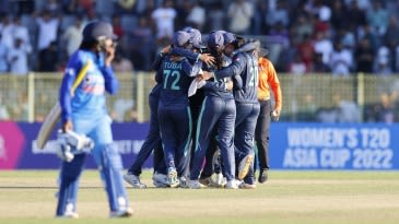India head coach Powar defends batting reshuffle after Pakistan defeat