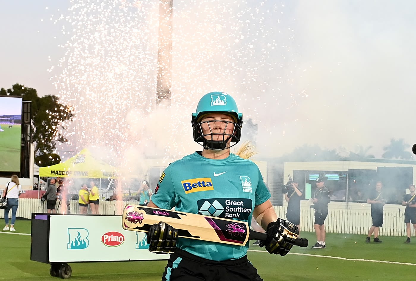 Ellie Johnston walks out to bat for Brisbane Heat
