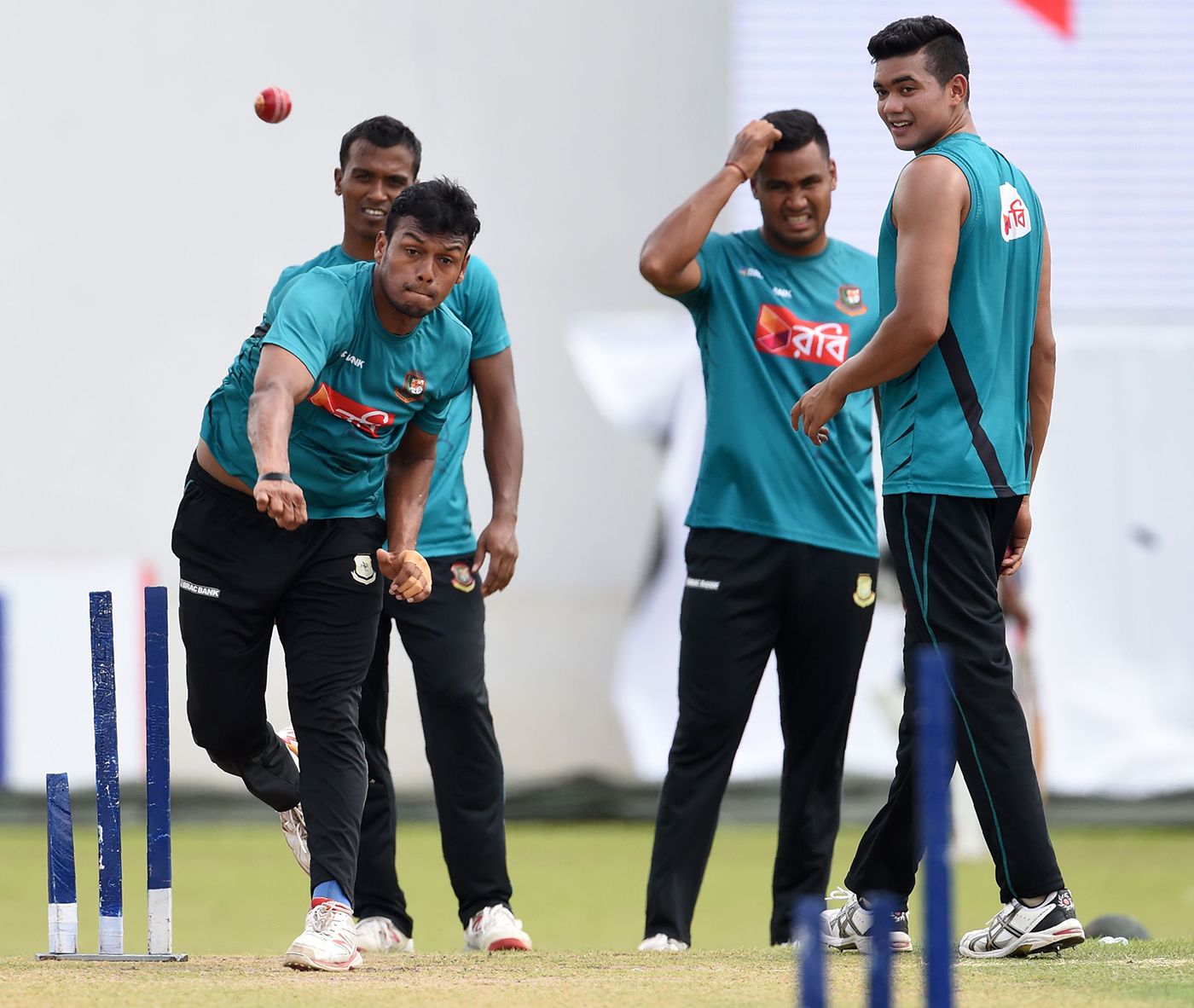 Rubel Hossain, Subashis Roy and Taskin Ahmed watch Kamrul Islam bowl