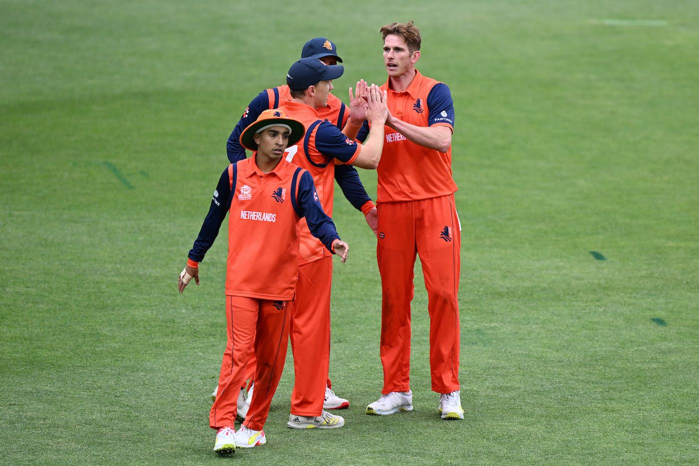 Bas de Leede picked up two wickets