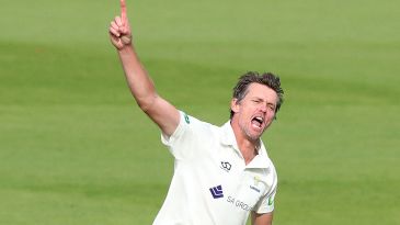 Michael Hogan reverses retirement to sign one-year Kent contract