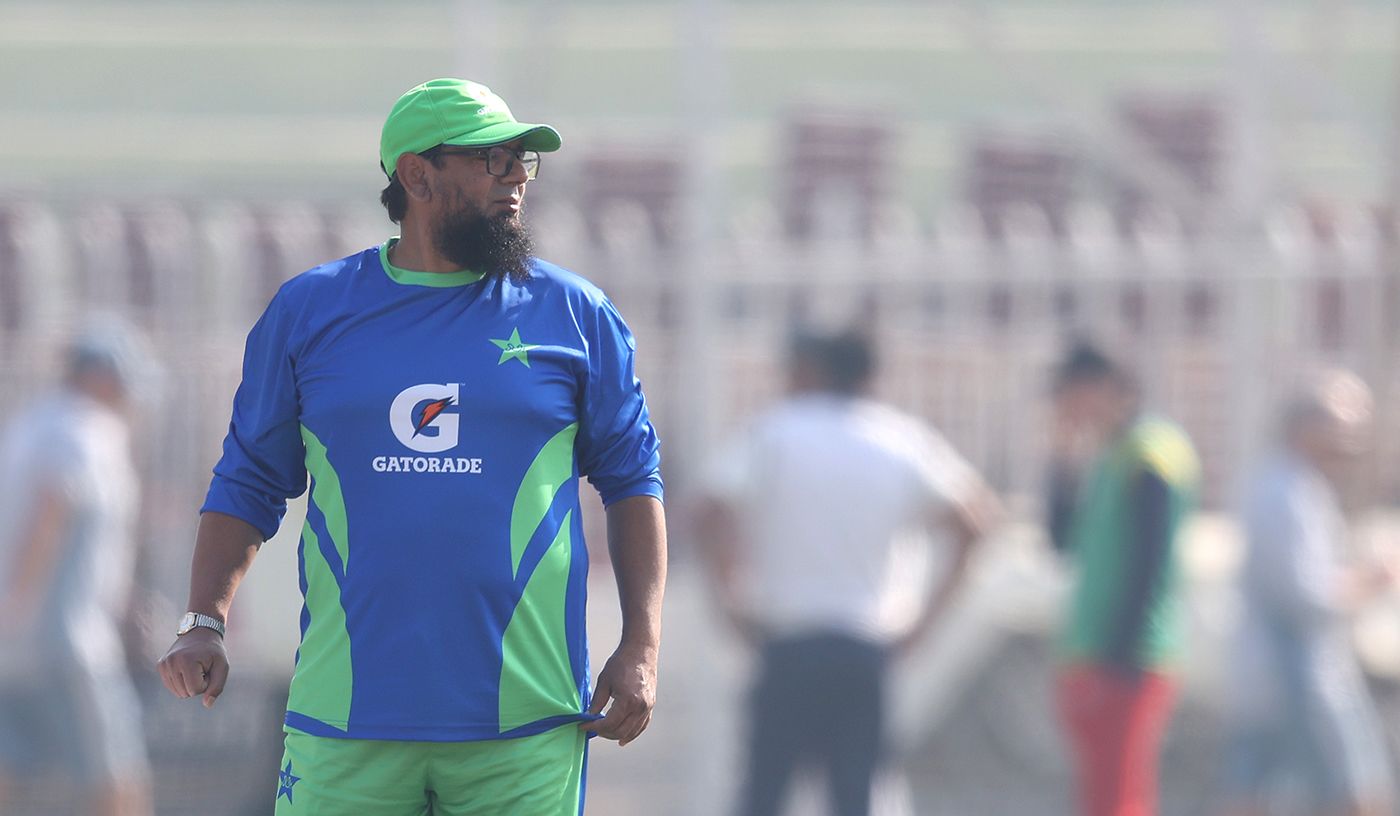 Saqlain Mushtaq watches on during Pakistan training