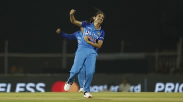 India's bowlers try and step up in the absence of a bowling coach