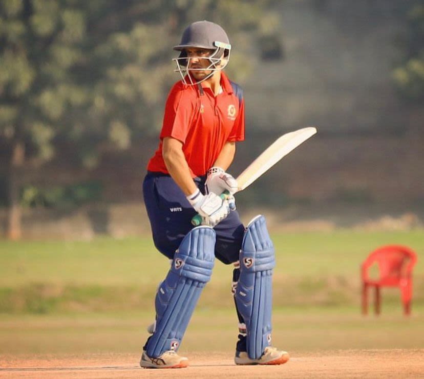 Vivrant Sharma bats