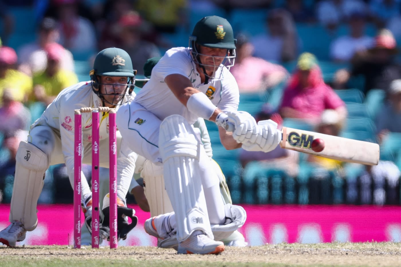 Sarel Erwee middles a sweep