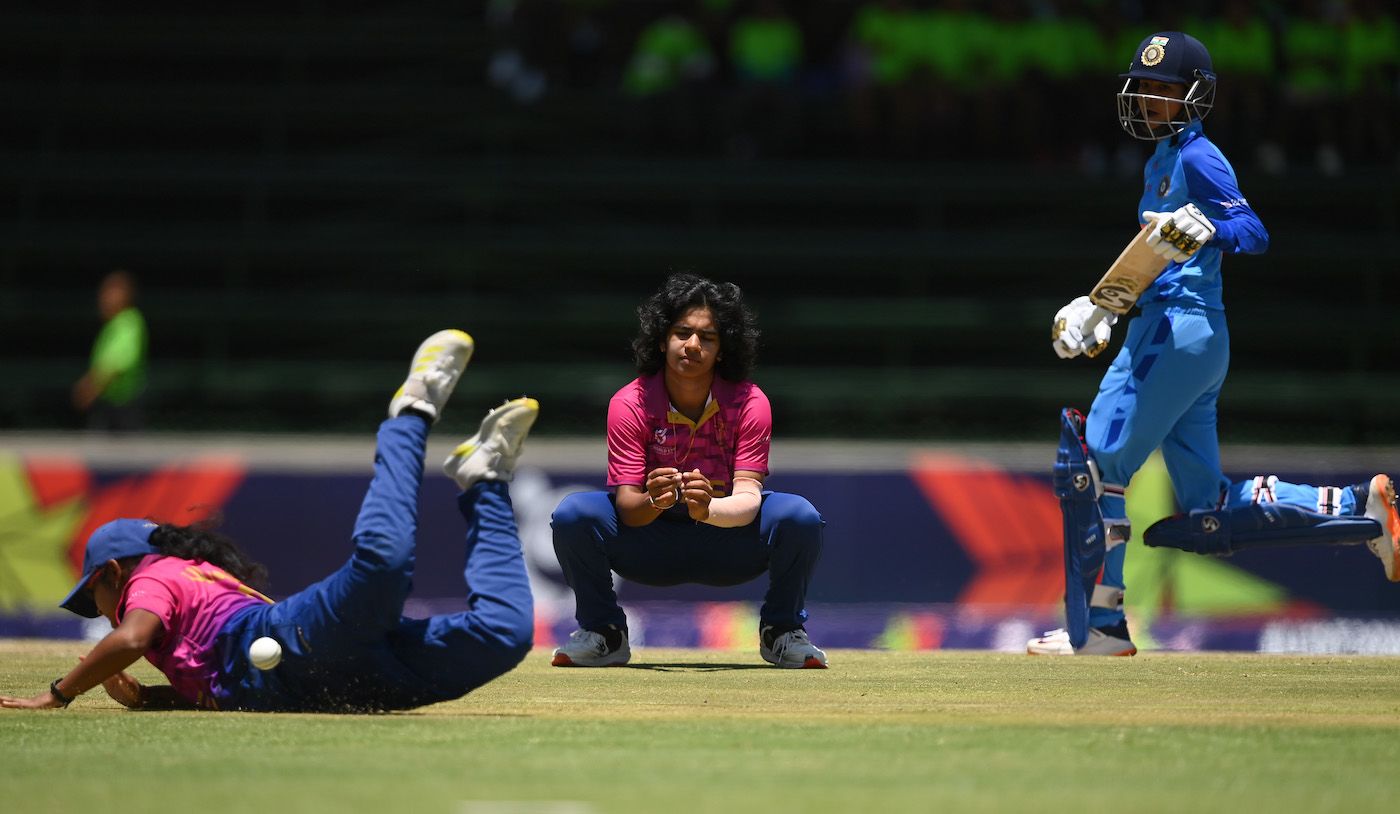 Samaira Dharnidharka reacts as Geethika Jyothis spills a chance