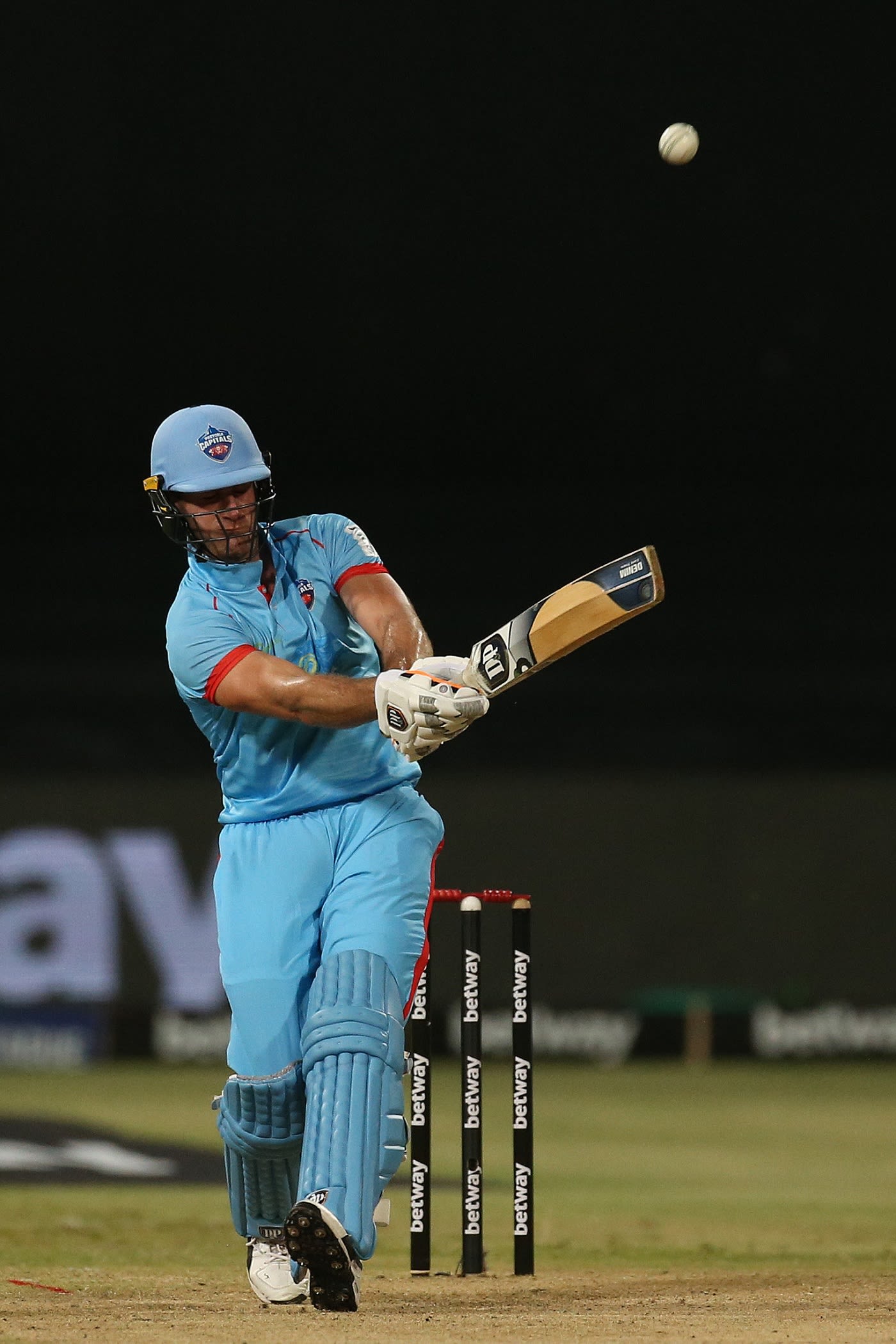 Theunis de Bruyn hits a boundary