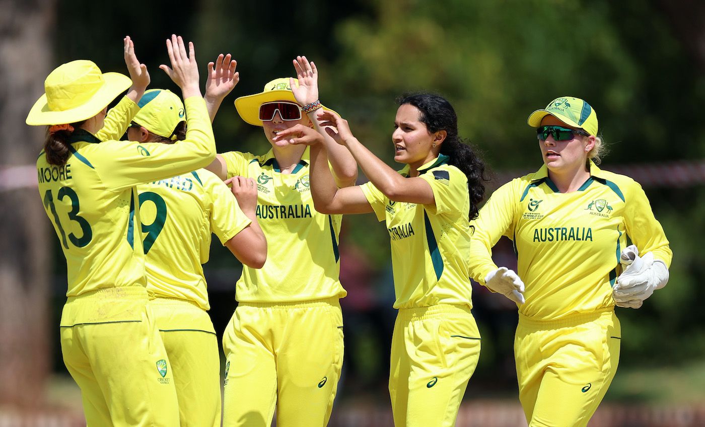 Sianna Ginger took three wickets