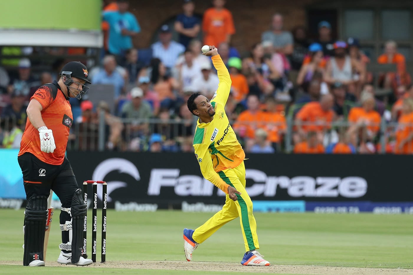 Aaron Phangiso returned figures of 4 for 20