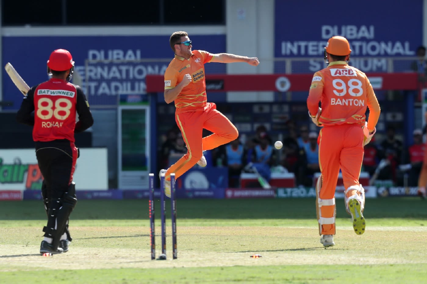 Liam Dawson broke the Desert Vipers' opening stand