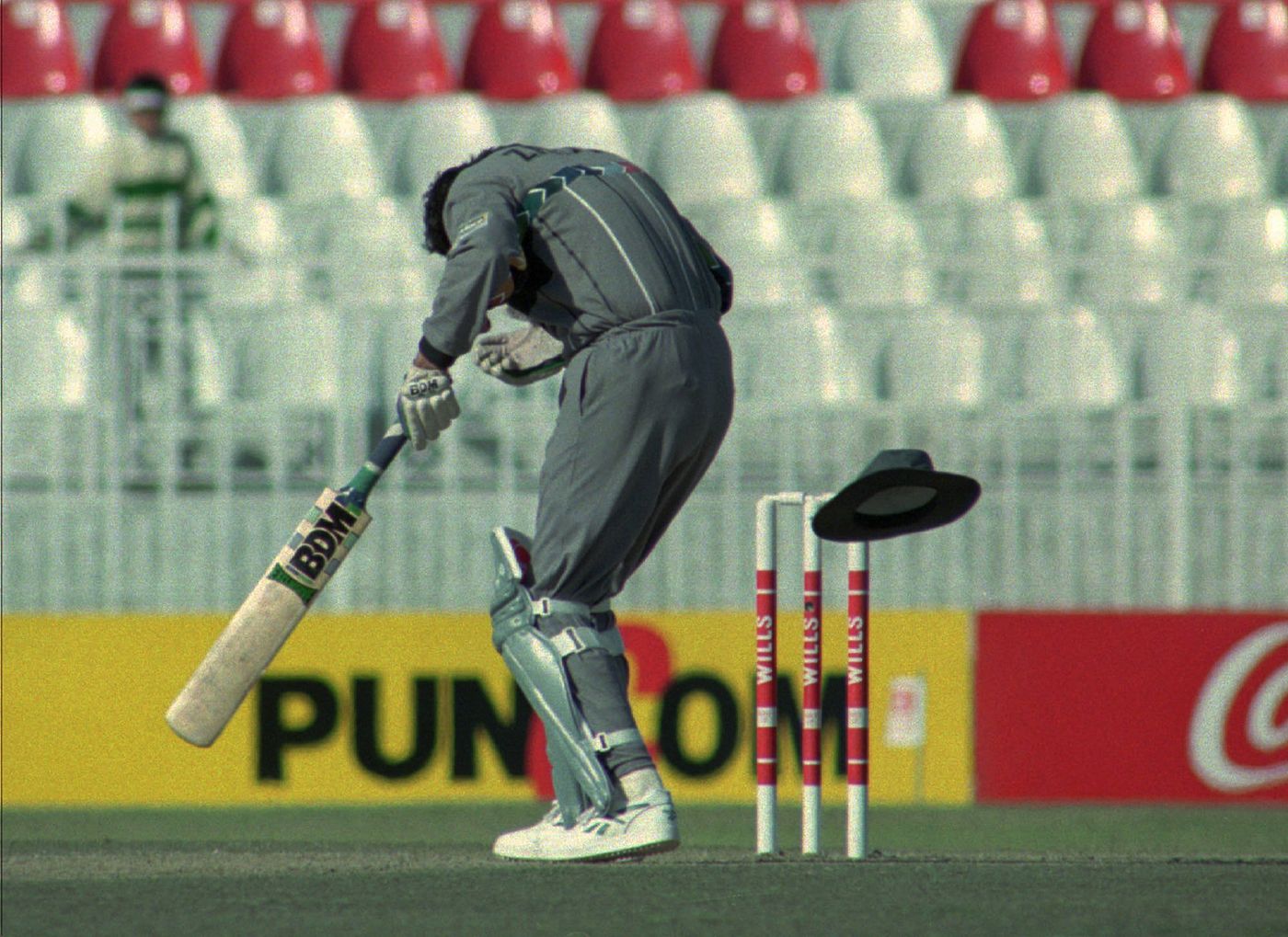 Sultan Zarawani is hit on the head by Allan Donald