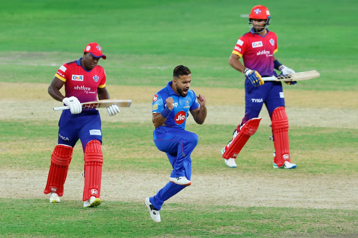 Zahir Khan picked up two early wickets