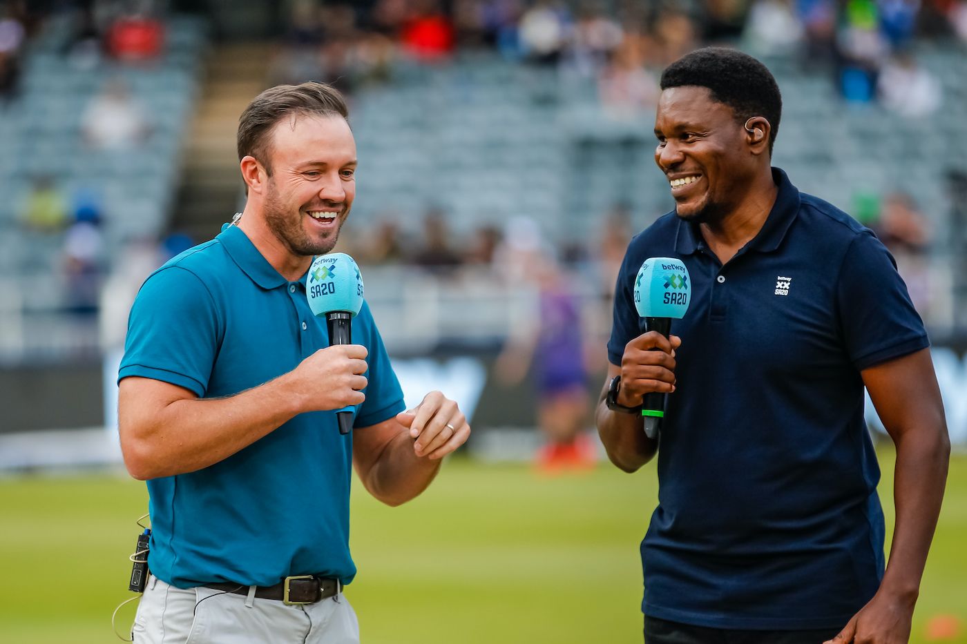 AB de Villiers and Pommie Mbangwa have a chat