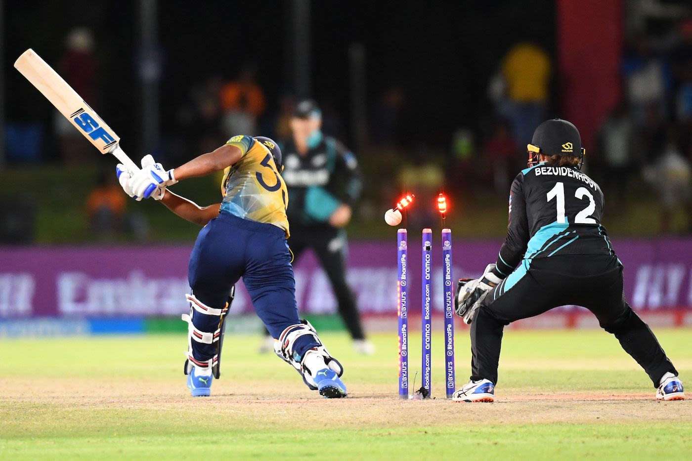 Malsha Shehani loses her stumps to Amelia Kerr